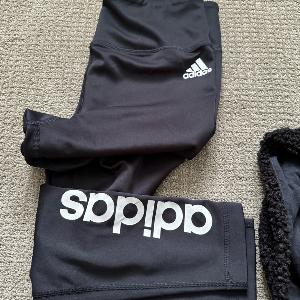EUC Adidas Women’s Jacket (size XS) & Legging (size M) Bundle - Picture 4 of 6